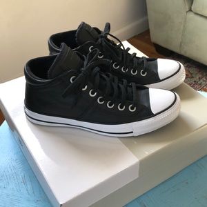 Mid top Chuck Taylor size 8. Black Leather.